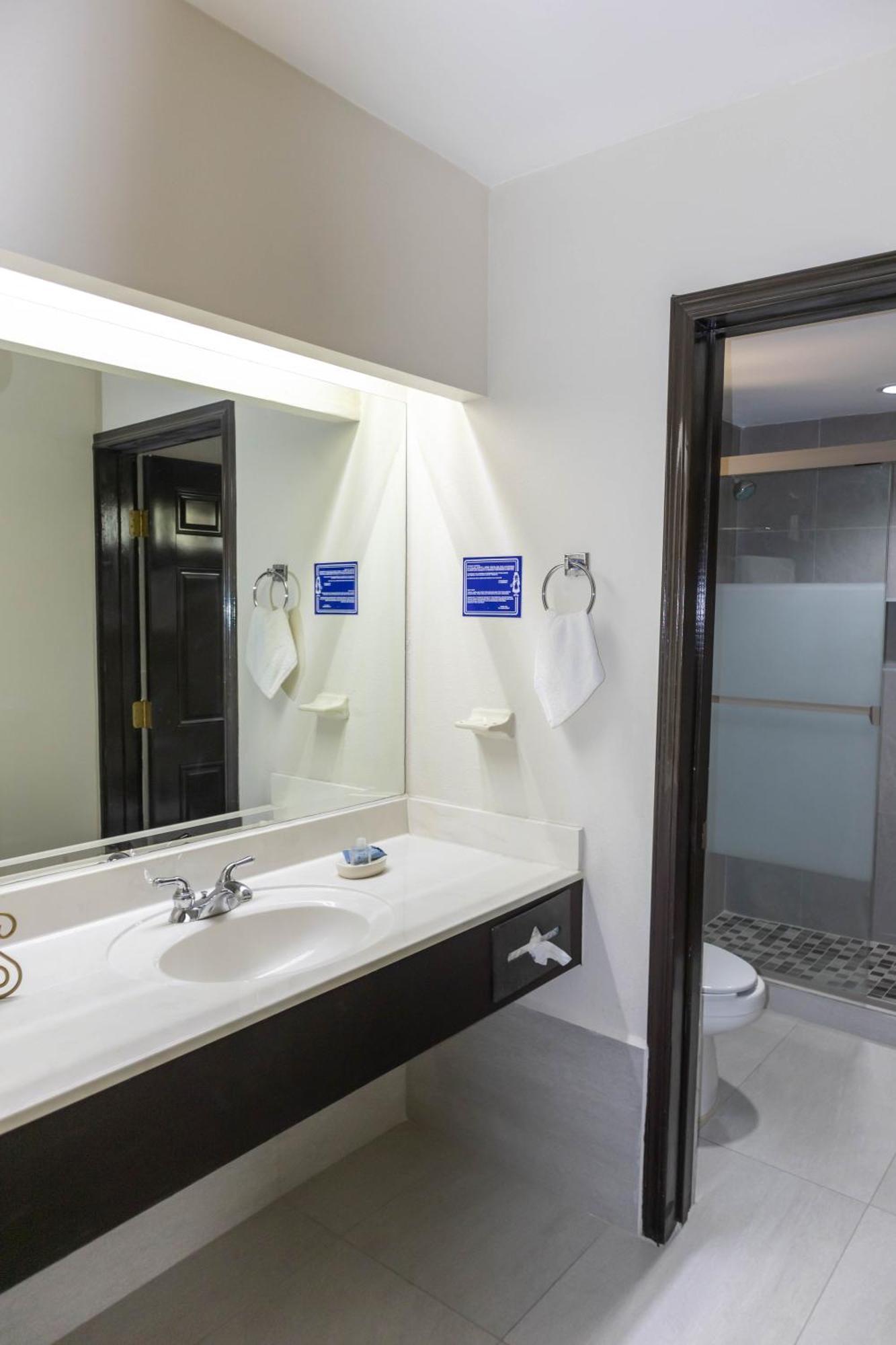 Best Western Hotel Plaza Matamoros Eksteriør bilde