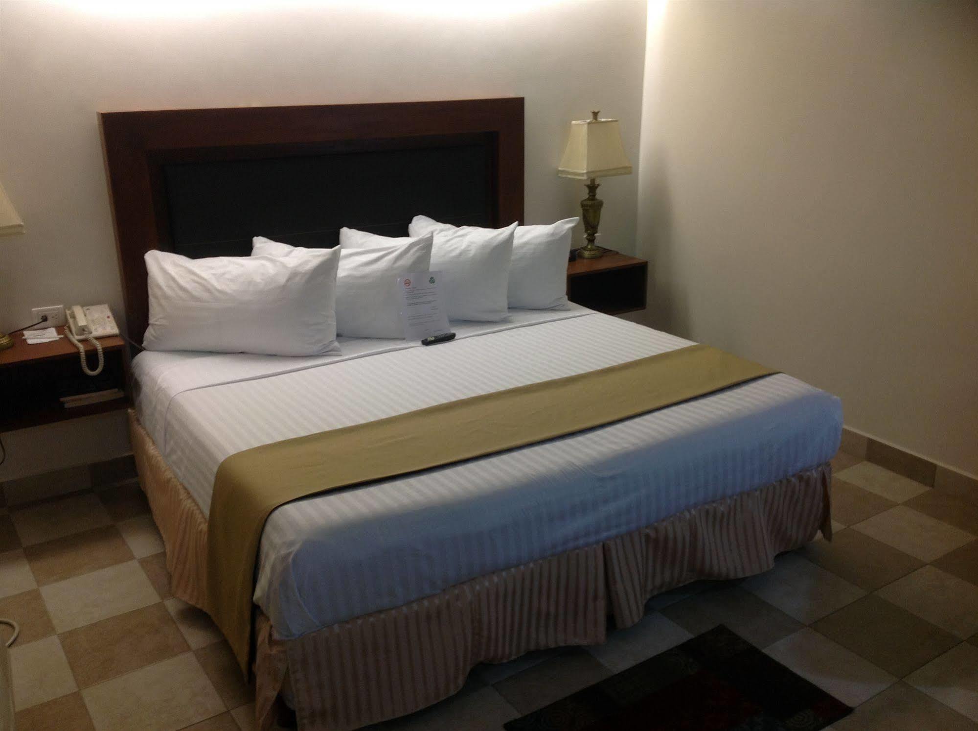 Best Western Hotel Plaza Matamoros Eksteriør bilde